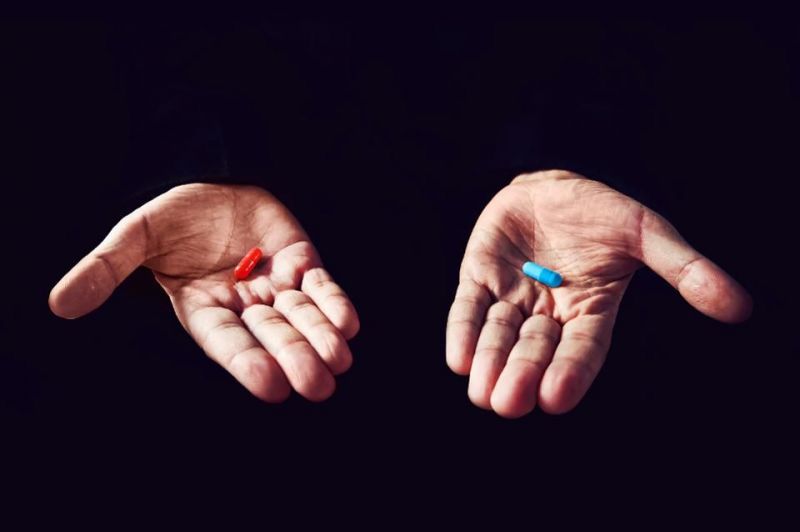 File:Red pill or blue pill.jpg